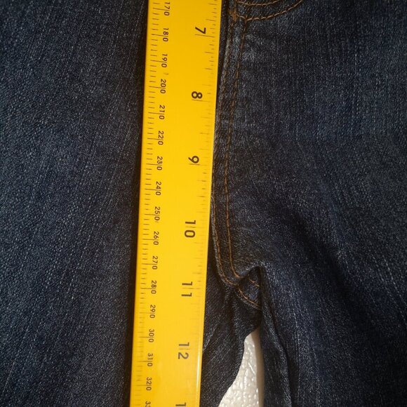 Denver Hayes Classic Fit Ladies Size 8/34 Medium Wash Slight Flare Blue Jeans - Picture 11 of 12